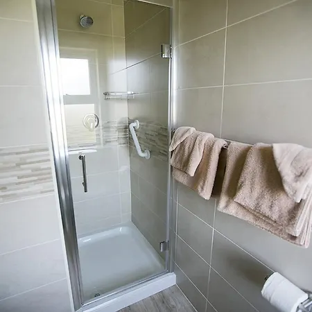 Moloney House 4*