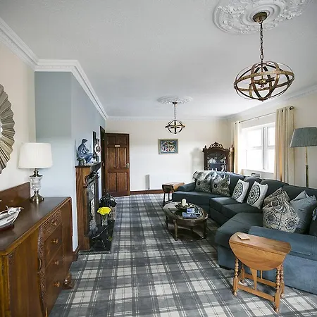 B&B Moloney House 4*